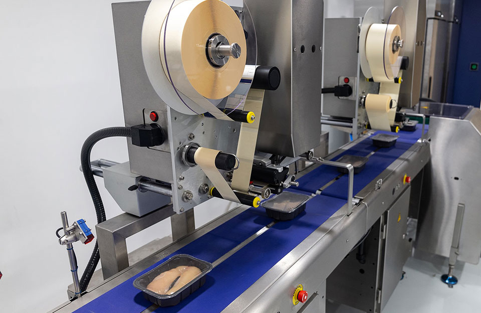 Unique-Advantages-of-Automatic-Weighing-Labeling-Machine