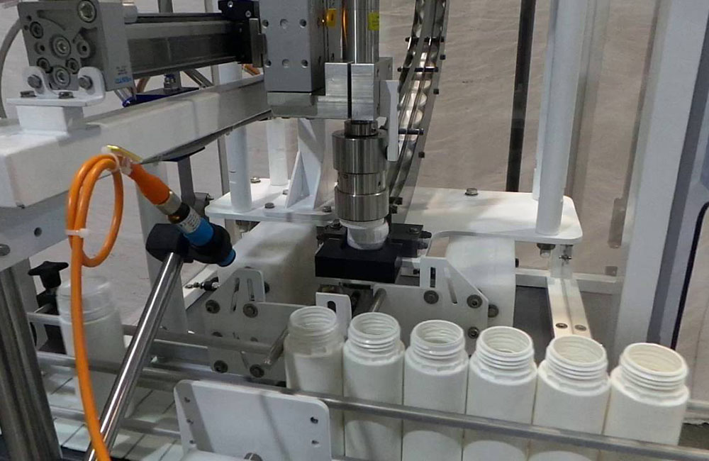 Linear Automatic Capping Machine